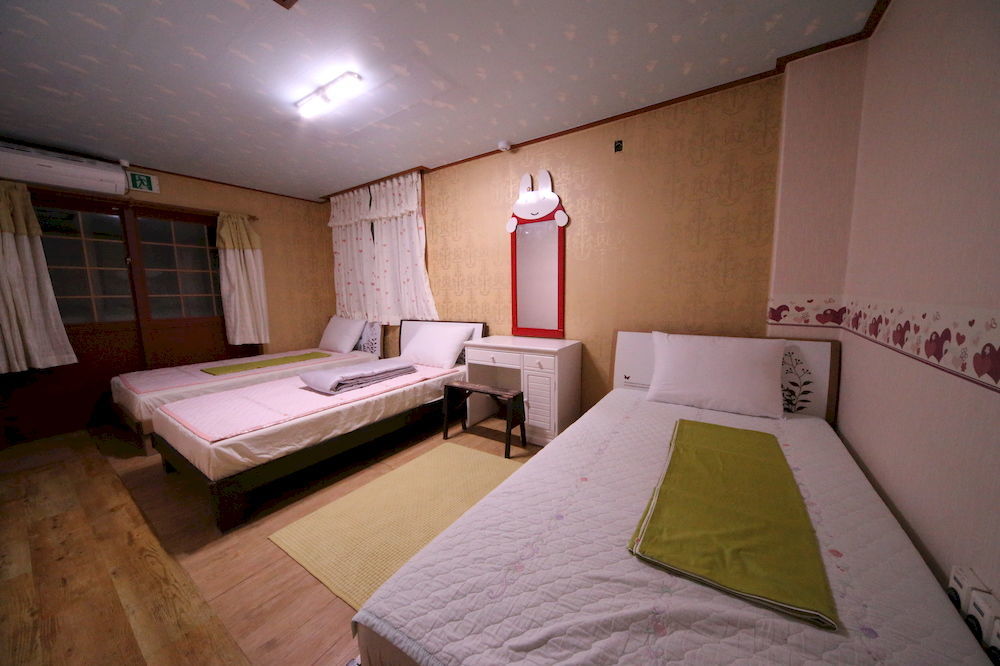 Gdygla Guesthouse Jeju Buitenkant foto